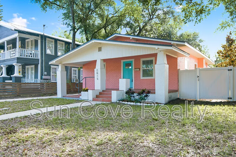 3 bed, 2.0 bath, 1433 sqft, $2,795 — Photo 2