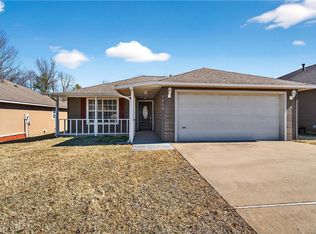 1013 S East St, Rogers, AR 72756