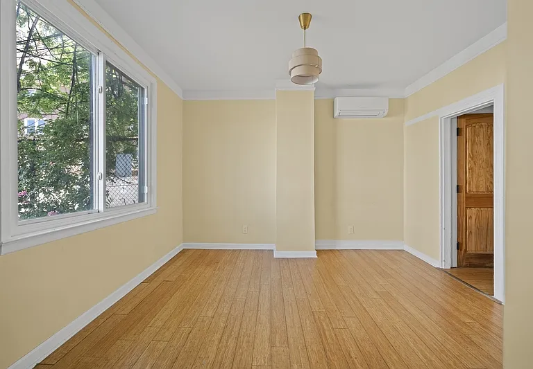 6 Rademan Pl — Photo 3