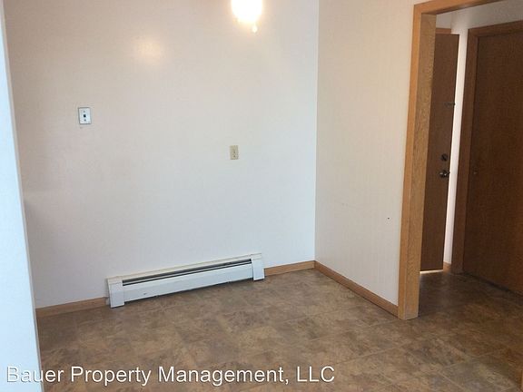 4th image of 417 2nd St E APT 32