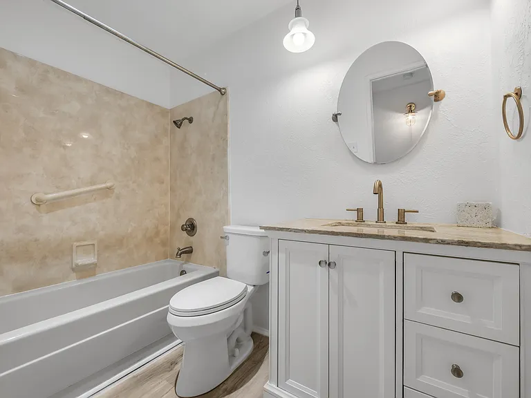 3401 Meadow Oaks Dr — Photo 14