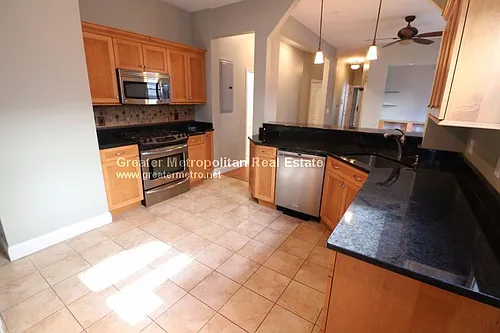 594 E 4th St #2 Photo 1