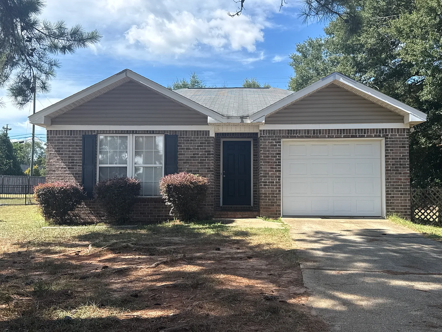 3 bed, 1361 sqft, $1,300 — Photo 1