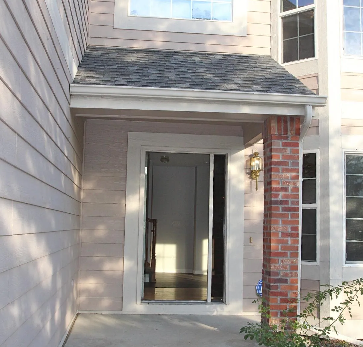 4 bed, 2601 sqft, $3,000 — Photo 2