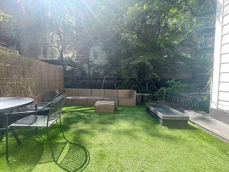 126 E 30th St #2D — Photo 10