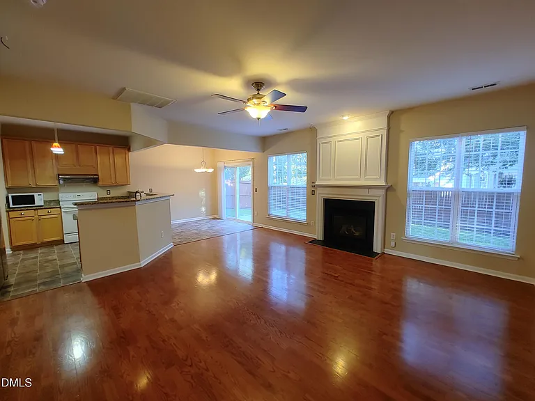 301 Millicent Way — Photo 4