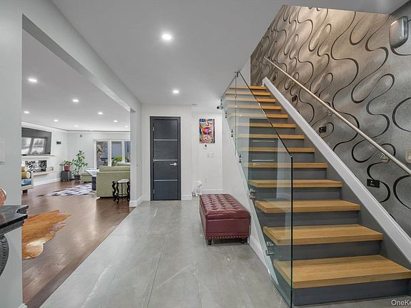 3rd image of 700 Sherwood Street