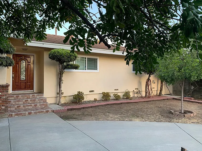 2493 Vista Laguna Ter — Photo 2