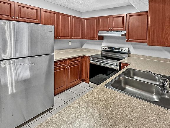 2nd image of 351 Palm Way APT 106