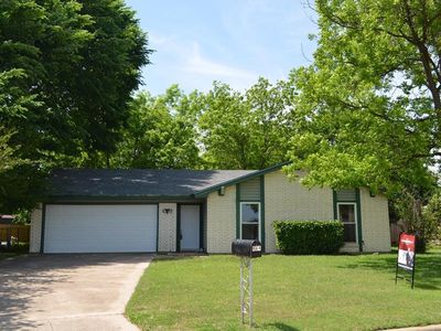 664 Pleasant Manor Ave, Burleson, TX, 76028