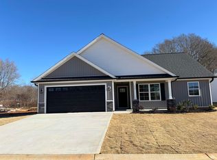 121 Addison Creek Ln, Chesnee, SC 29323