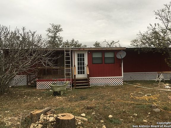 4th image of 984 Oakridge Ln
