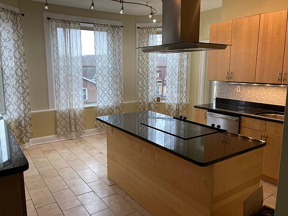 Bay windows in eat in kitchen