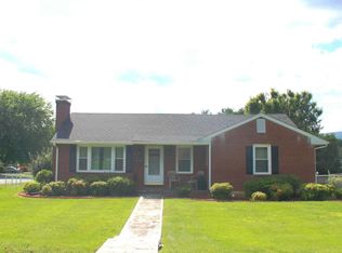 6002 Thornrose Rd, Roanoke, VA 24012
