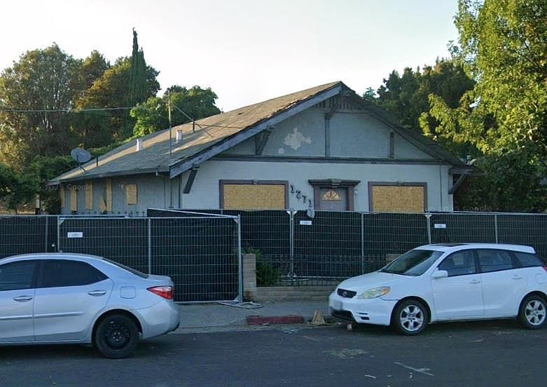 1st image of 1271 E Julian St