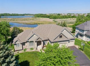 8330 Kelzer Pond Dr, Victoria, MN 55386