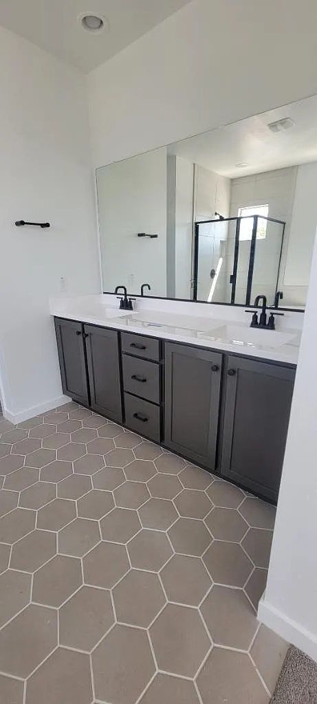 3 bed, 2100 sqft, $3,395 — Photo 3