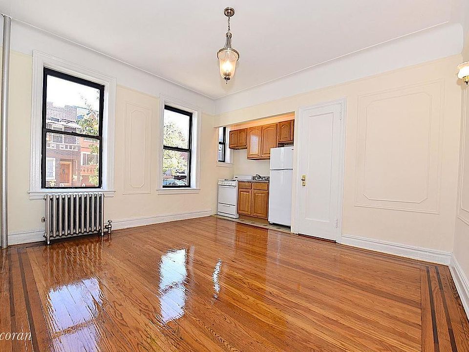 1st image of 2520 42nd St APT 5A