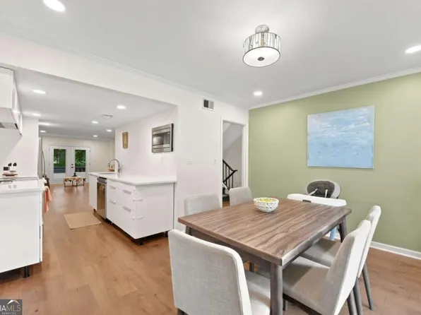 8 Ivy Rdg NE, Atlanta, GA 30342