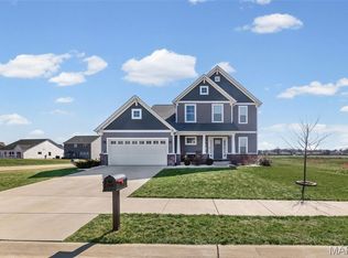 2562 Windsor Crest Ct, Shiloh, IL 62221