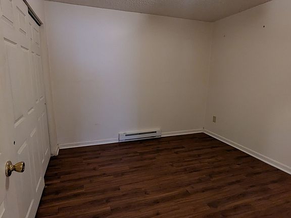 5th image of 107 Pleasant Ct APT 4