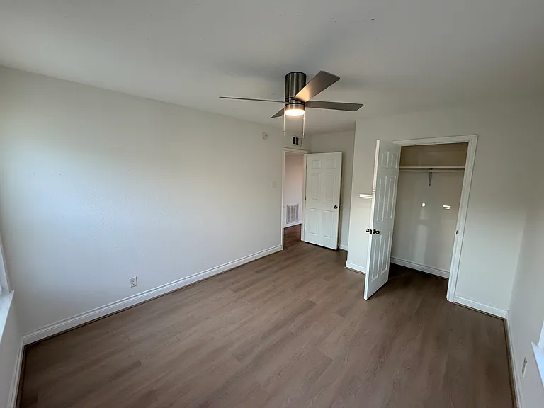 308 W Norwood Ct — Photo 9