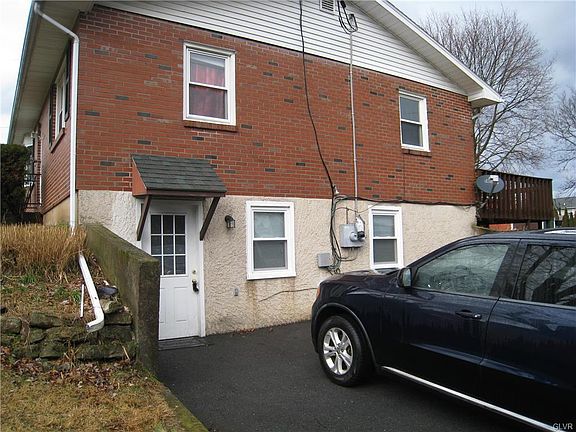 2nd image of 424 Berks St #B
