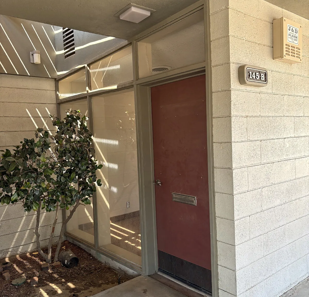 Studio, 950 sqft, $1,100 — Photo 1