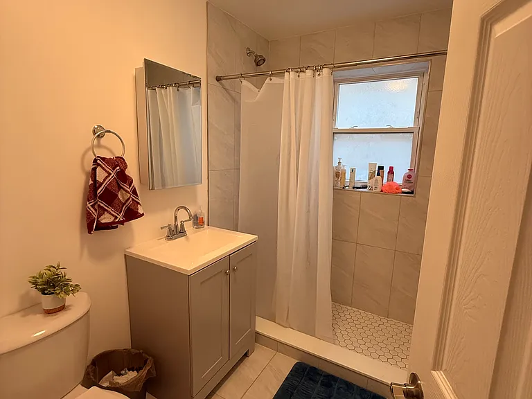 707 W Wellington Ave #2 — Photo 5