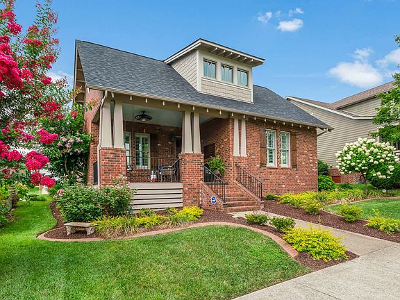 4th image of 3421 Colebrook Dr