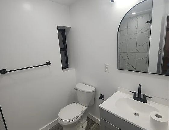 4th image of 529 W 48th St APT 14