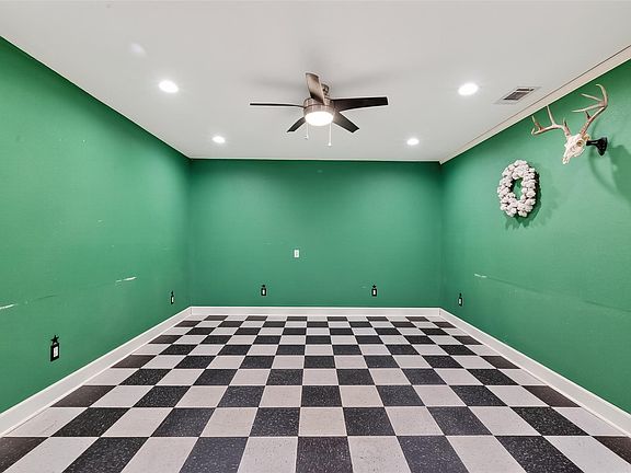 5th image of 8525 Spell Rd