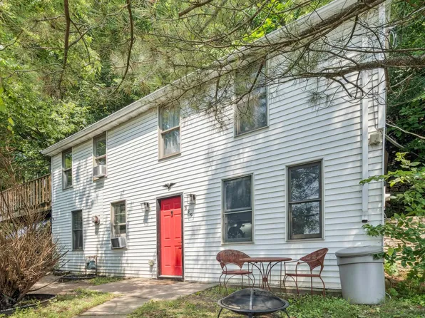 645 Butternut St, East Dubuque, IL 61025