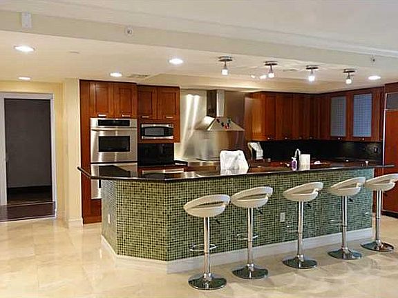2nd image of 20201 E Country Club Dr APT 2606