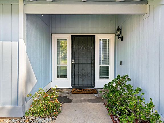 3rd image of 9833 Heartwood Way