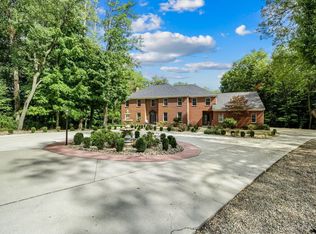 52444 Hickory Rd, Granger, IN 46530