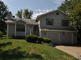 6711 SW Swonthold Rd, Topeka, KS 66614