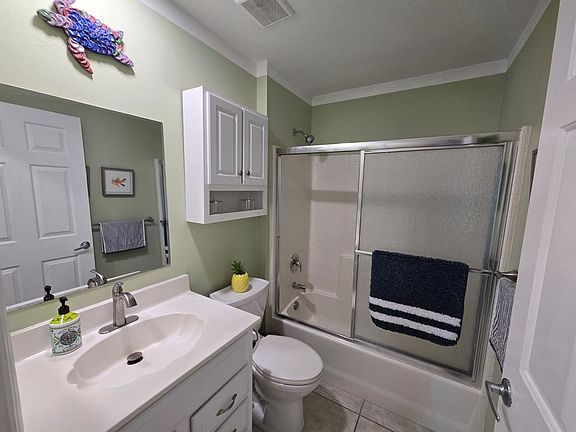 3rd image of 862 SW Carmelite St