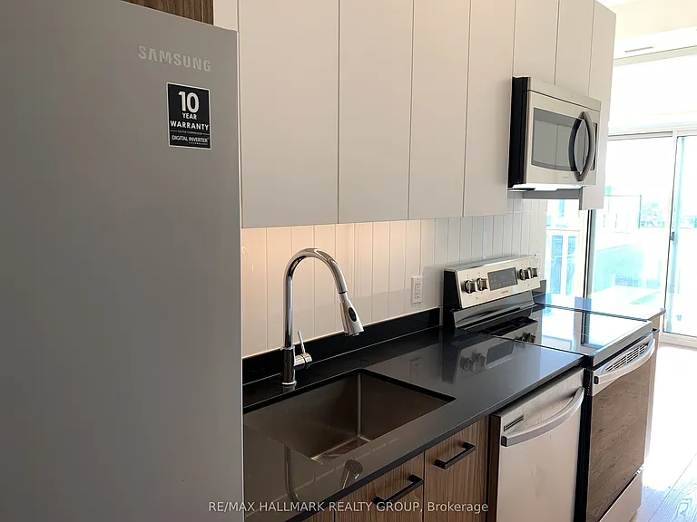 192 Bronson Ave #702 — Photo 4