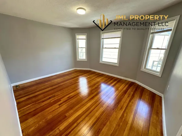 321 Union St APT 3N, Fall River, MA 02721