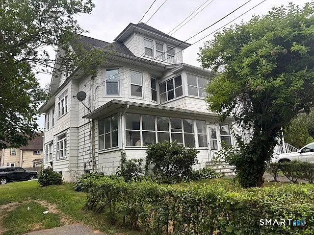 1483 W Broad St — Photo 1