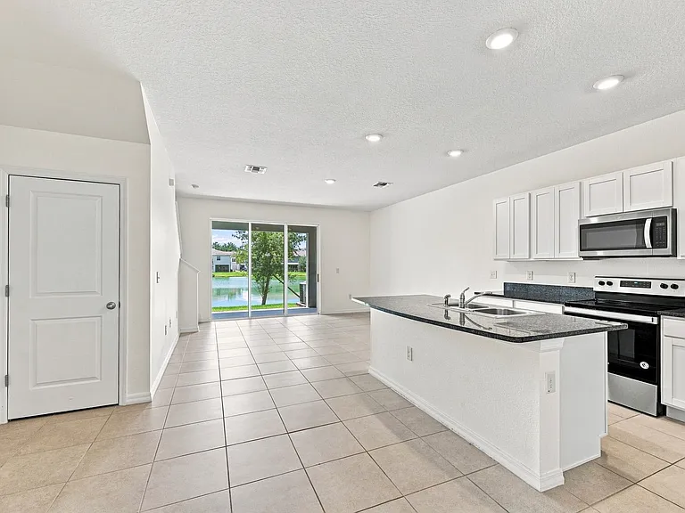 3144 Pleasant Willow Ct — Photo 2