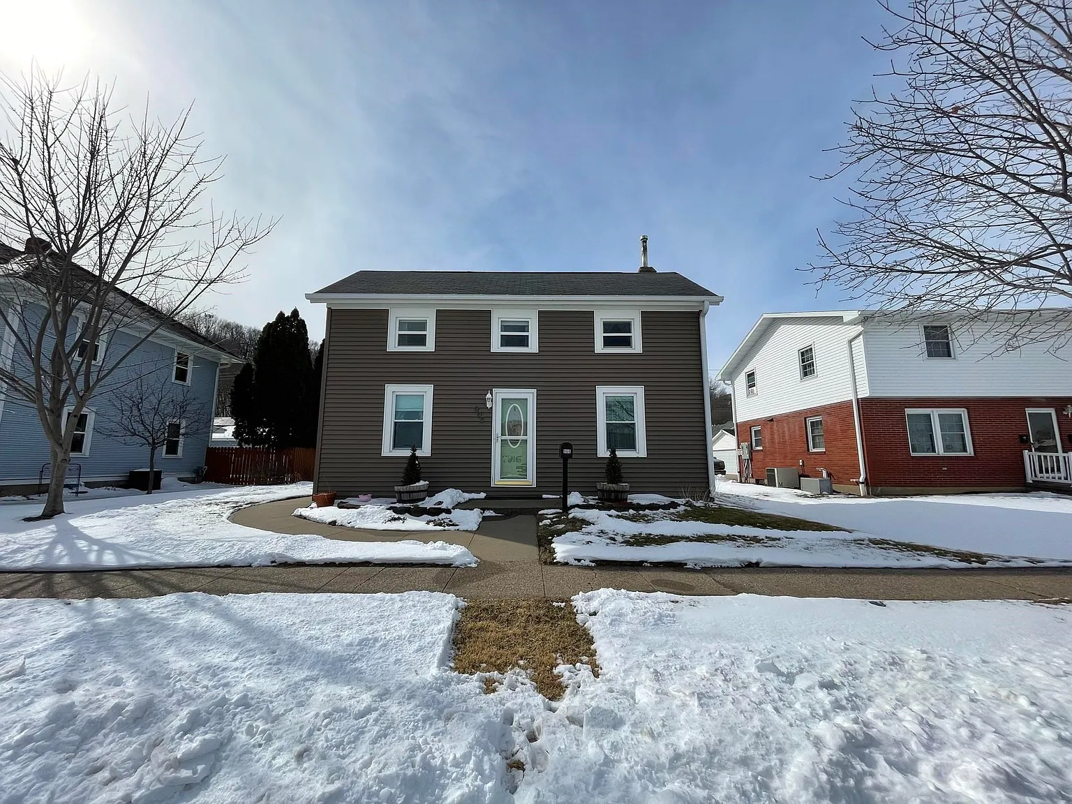 908 Jefferson Ave photo 1