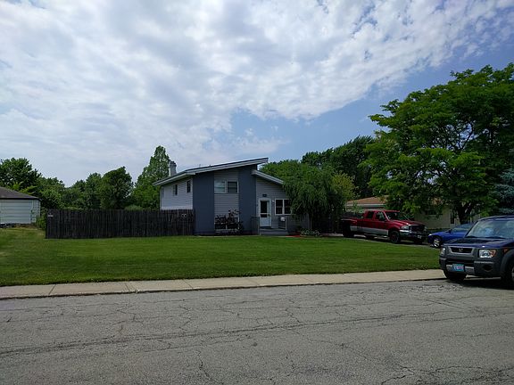 5th image of 1564 Larry Ln
