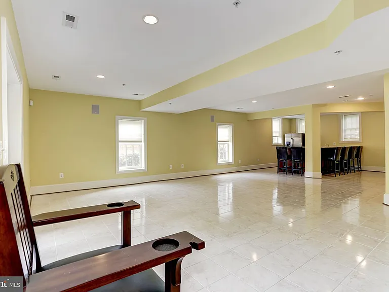 7233 Addington Dr — Photo 16