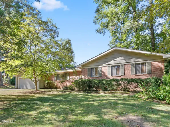 869 Briarwood Dr, Jackson, MS 39211