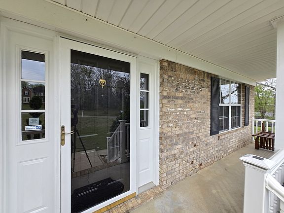 4th image of 399 Martin Rd
