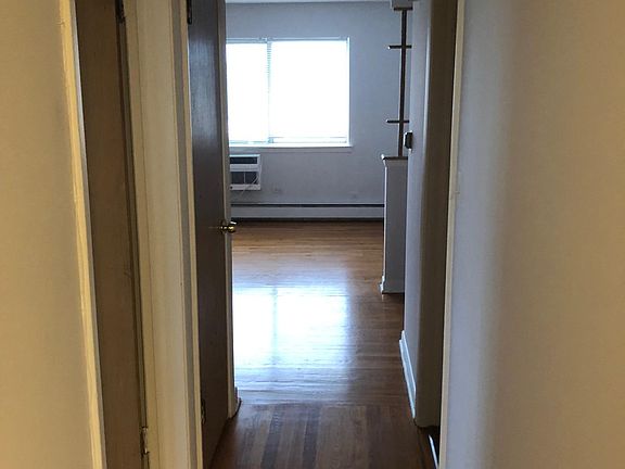 4th image of 9610 N Greenwood Ave #2E