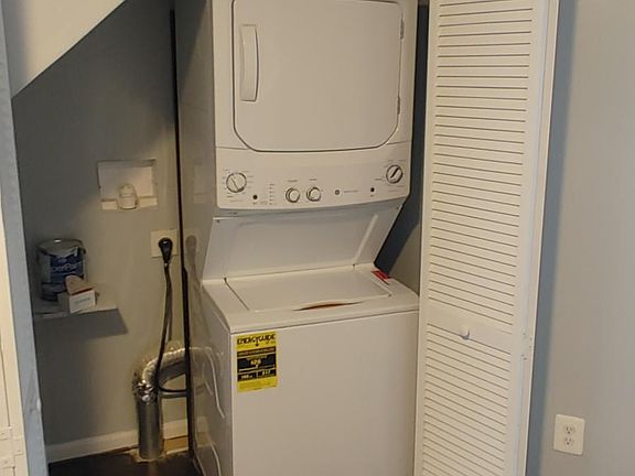 4th image of 1431 Morris Rd SE APT B