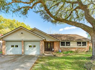 5703 Rockland Dr, Pearland, TX 77584